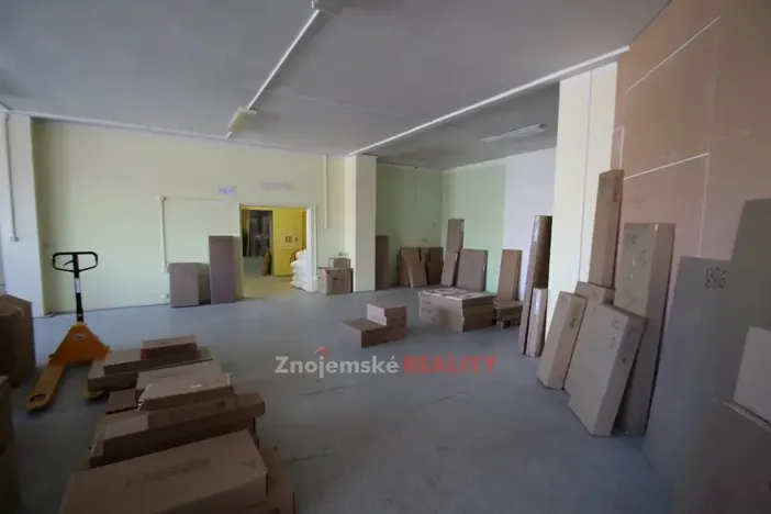 Pronájem obchodního prostoru, Znojmo, Vídeňská třída, 130 m2