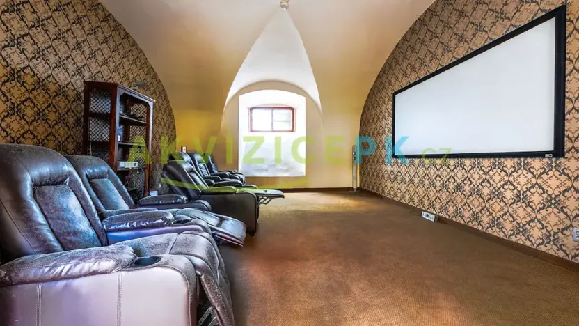Prodej ubytování, Čechtice, nám. Dr. Tyrše, 1672 m2