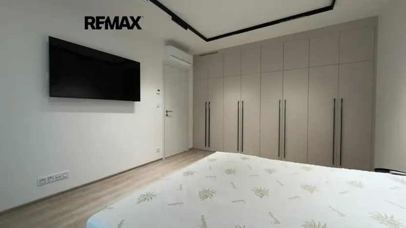 Pronájem bytu 2+kk, Praha - Libeň, Kotlaska, 59 m2