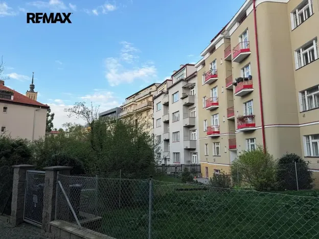 Pronájem bytu 1+kk, Praha - Dejvice, Koulova, 30 m2