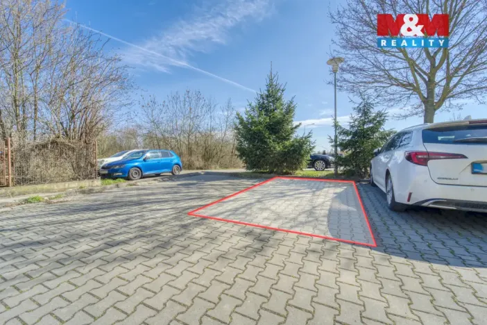 Pronájem garážového stání, Plzeň, Goldscheiderova, 13 m2