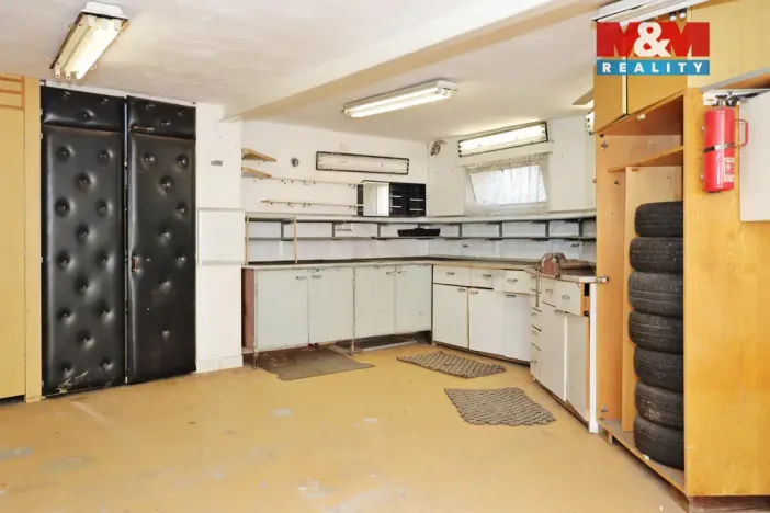 Pronájem garáže, Havlíčkův Brod, 28 m2