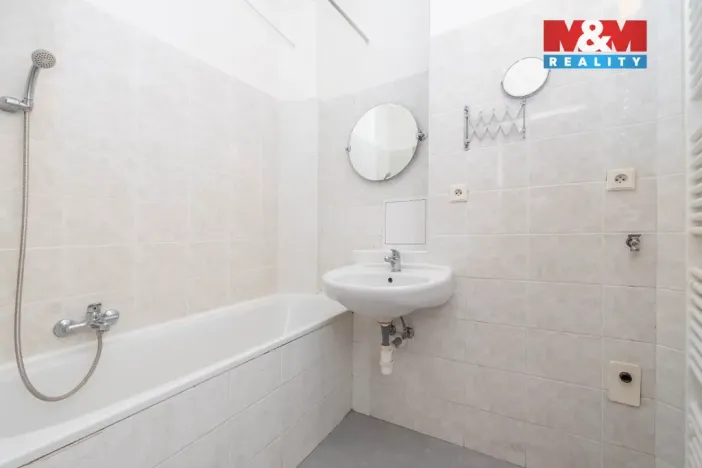 Pronájem bytu 2+kk, Praha - Holešovice, Jankovcova, 56 m2
