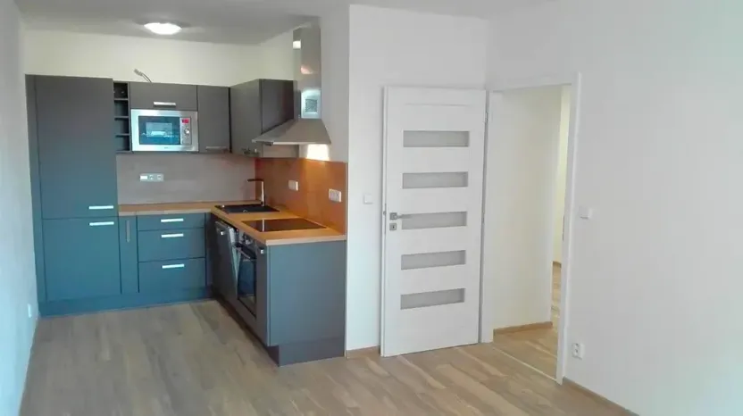 Pronájem bytu 2+kk, Králův Dvůr, Nad Stadionem, 42 m2