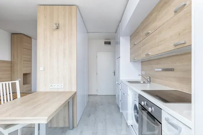 Pronájem bytu 1+kk, Praha - Záběhlice, Topolová, 31 m2