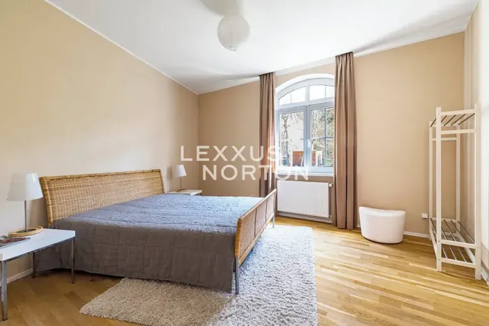 Pronájem vily, Praha - Dejvice, V Šáreckém údolí, 719 m2