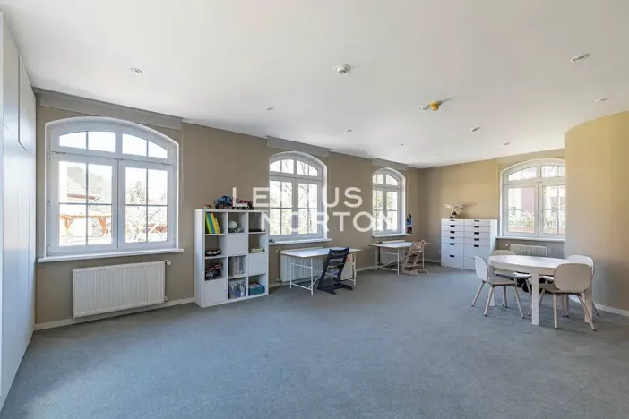 Pronájem vily, Praha - Dejvice, V Šáreckém údolí, 719 m2