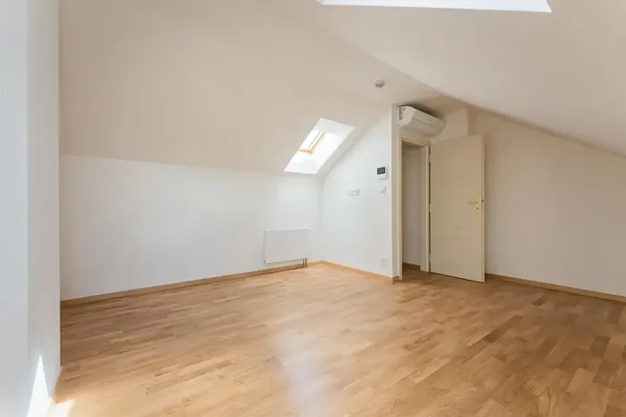 Pronájem atypického bytu, Praha - Staré Město, Kozí, 62 m2