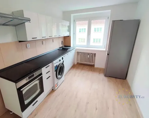 Pronájem bytu 2+1, Praha - Kobylisy, Vršní, 56 m2