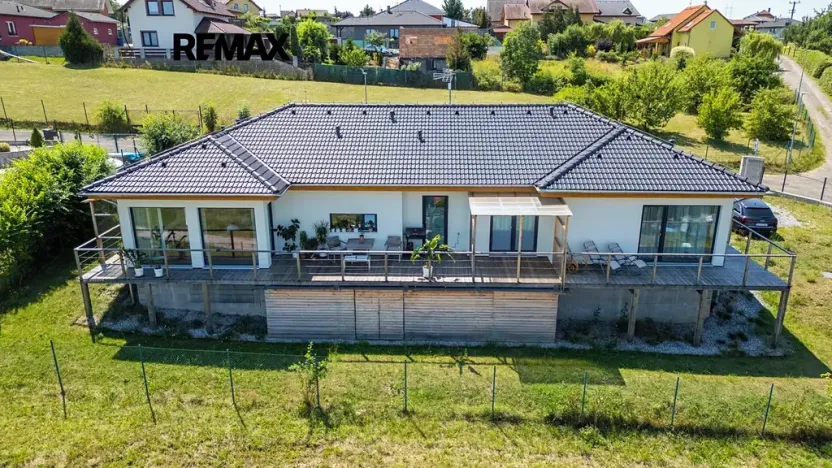 Prodej vícegeneračního domu, Bavoryně, 194 m2