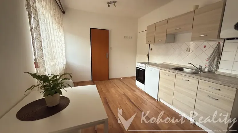 Pronájem bytu 1+1, Praha - Libeň, Za vodárnou, 40 m2