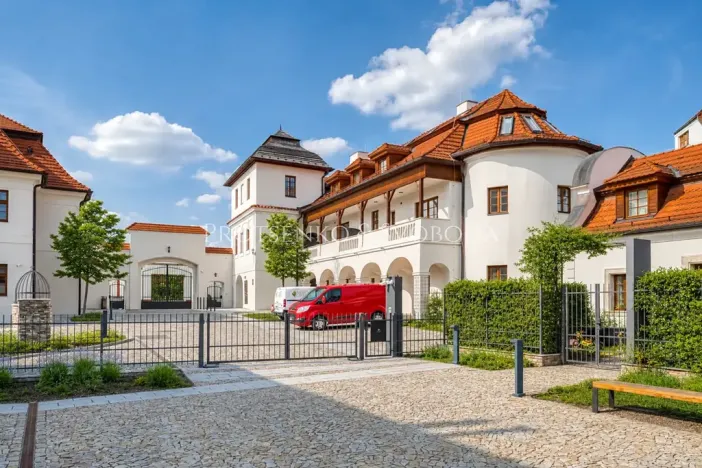 Pronájem bytu 2+kk, Praha - Troja, Pod Havránkou, 63 m2