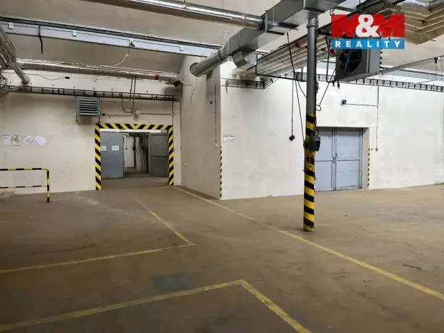 Pronájem skladu, Suchovršice, 1100 m2