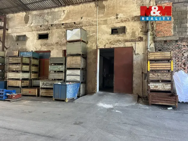 Pronájem skladu, Suchovršice, 1100 m2