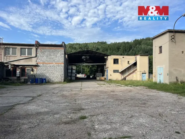 Pronájem skladu, Suchovršice, 1100 m2