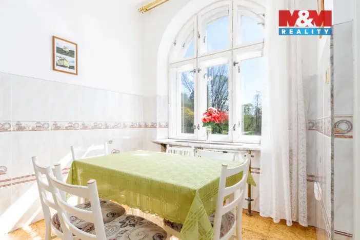 Prodej atypického bytu, Orlová - Město, Fr. Palackého, 140 m2
