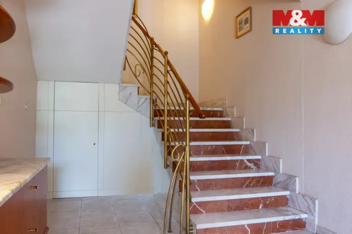 Prodej atypického bytu, Orlová - Město, Fr. Palackého, 140 m2