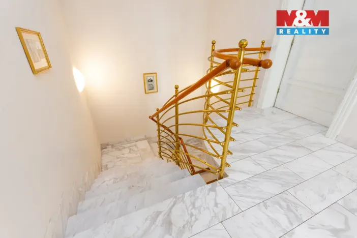 Prodej atypického bytu, Orlová - Město, Fr. Palackého, 140 m2