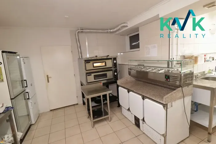 Pronájem restaurace, Karlovy Vary, Závodu míru, 150 m2