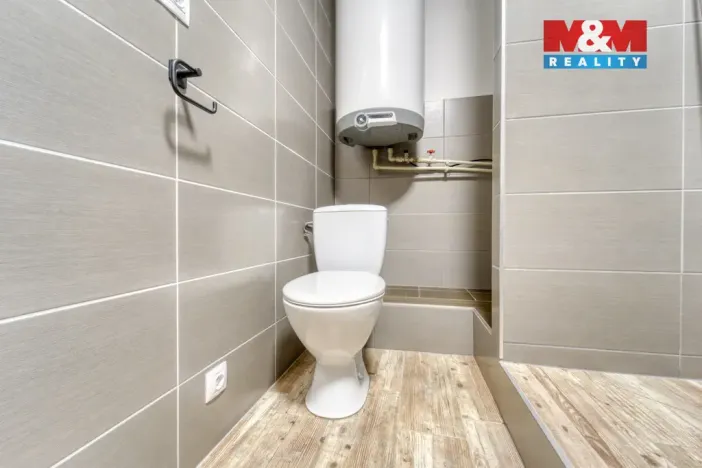 Prodej bytu 4+1, Lesná, 64 m2