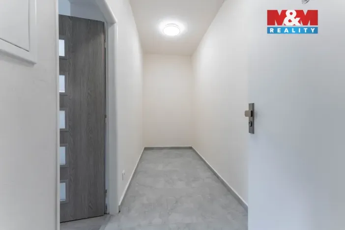 Pronájem bytu 1+kk, Praha - Vysočany, Novovysočanská, 38 m2