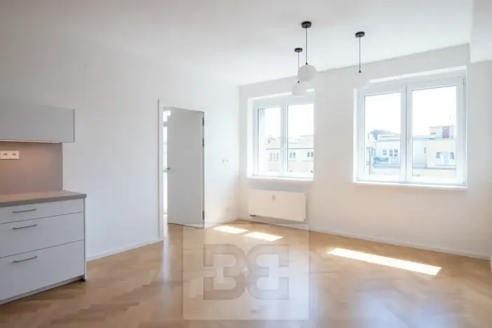 Pronájem bytu 3+kk, Praha - Libeň, Sokolovská, 70 m2