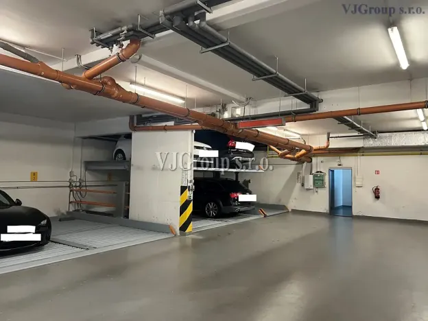 Pronájem garážového stání, Praha - Stodůlky, K zahrádkám, 12 m2