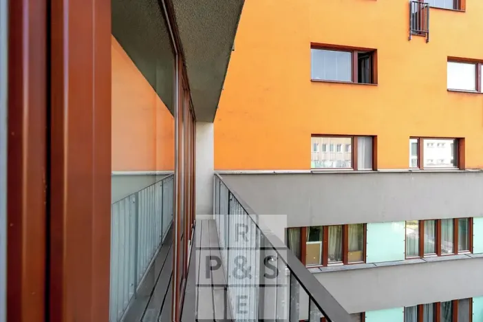 Prodej bytu 2+kk, Praha - Holešovice, Na Maninách, 59 m2