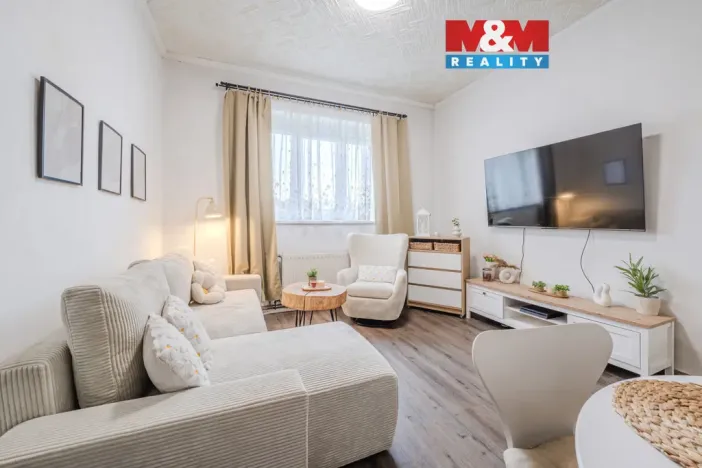 Prodej bytu 3+1, Dymokury, Osvobození, 65 m2