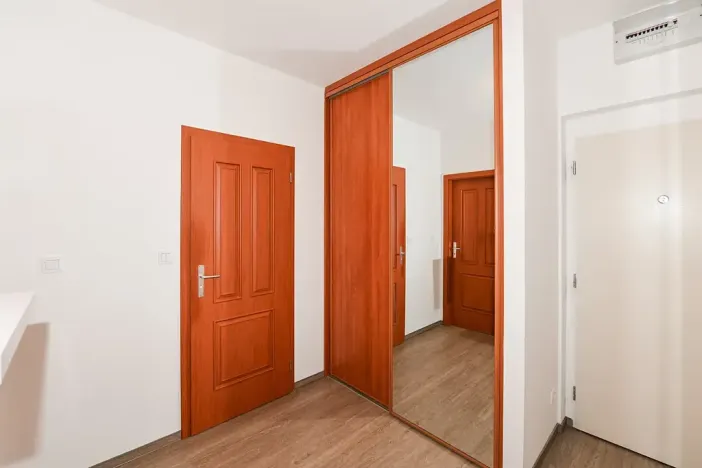 Pronájem bytu 2+kk, Praha - Uhříněves, Saturnova, 45 m2