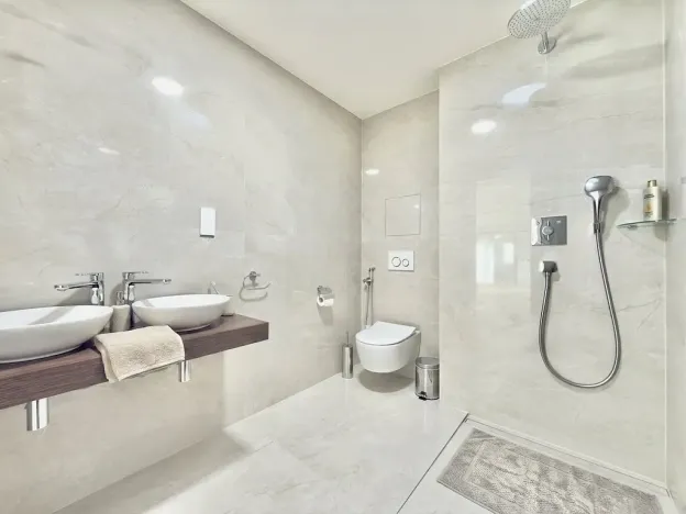 Prodej bytu 2+kk, Praha - Holyně, náměstí Pod lípou, 55 m2