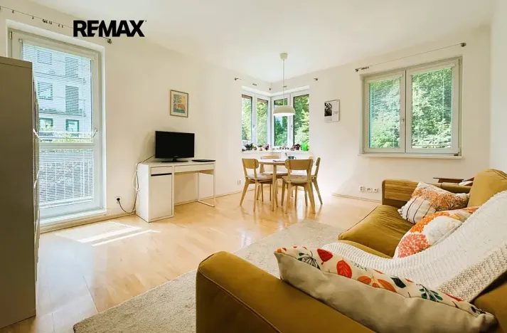 Pronájem bytu 2+1, Praha - Koloděje, U Floriána, 54 m2