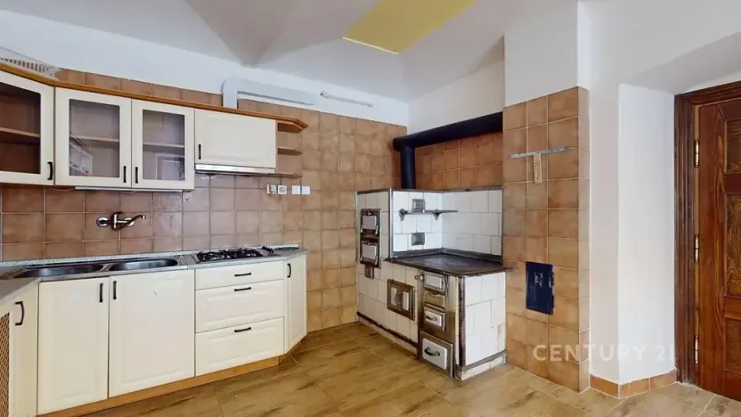 Prodej rodinného domu, Hrusice, Náves, 245 m2