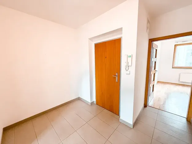 Pronájem bytu 2+kk, Praha - Vršovice, Pod stupni, 60 m2