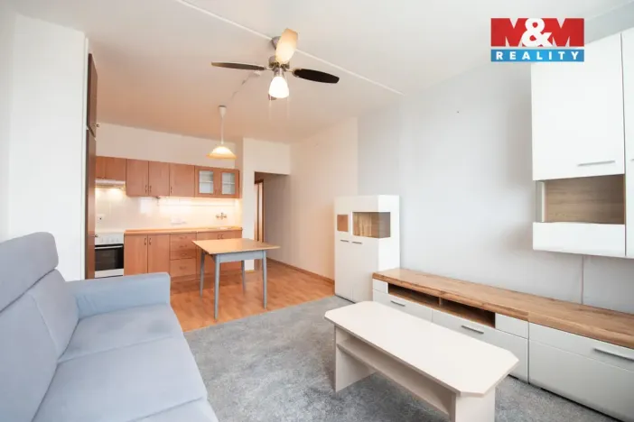 Pronájem bytu 2+kk, Hradec Králové - Třebeš, třída Edvarda Beneše, 50 m2