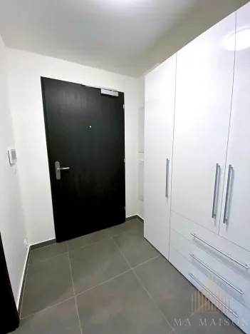 Pronájem bytu 1+kk, Praha - Holešovice, Na Maninách, 33 m2