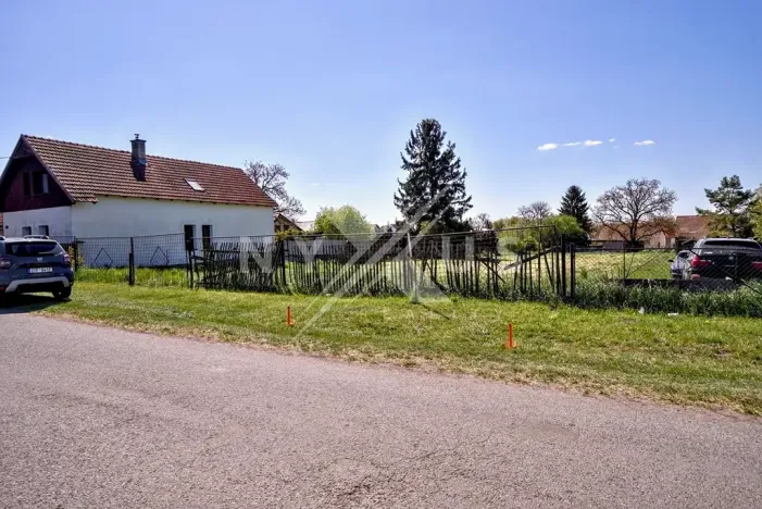 Prodej pozemku pro bydlení, Chleby, Průběžná, 2030 m2