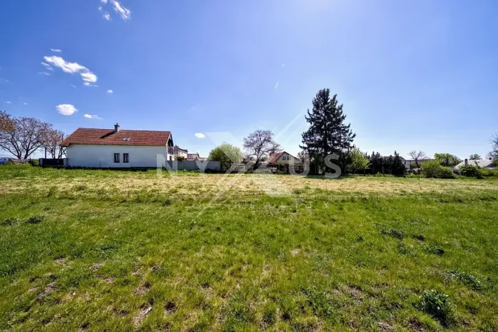 Prodej pozemku pro bydlení, Chleby, Průběžná, 2030 m2