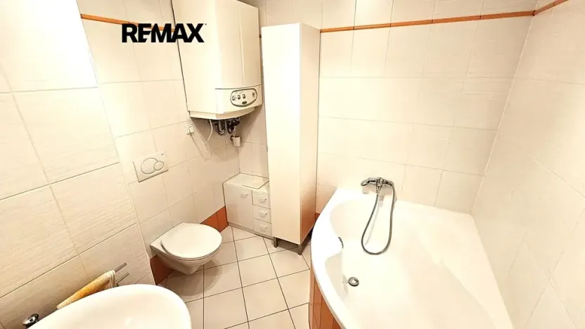 Pronájem bytu 2+kk, Praha - Řepy, Karlovarská, 59 m2