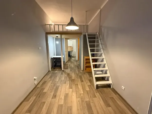 Pronájem bytu 1+kk, Praha - Nové Město, Rumunská, 25 m2