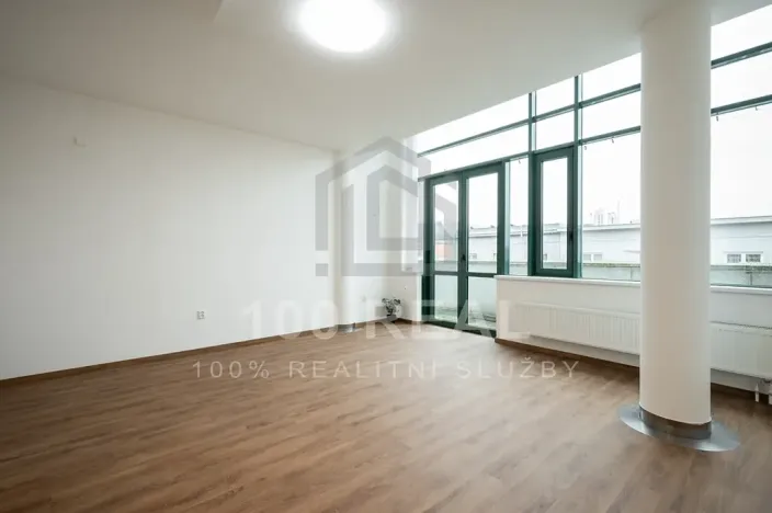 Pronájem bytu 3+kk, Hradec Králové, náměstí 28. října, 74 m2