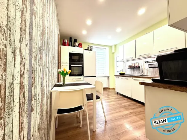 Prodej bytu 4+1, Krnov, Tyršova, 84 m2