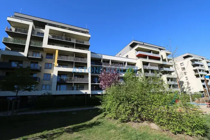 Pronájem bytu 2+kk, Praha - Modřany, K Vystrkovu, 68 m2