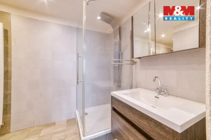 Prodej bytu 3+1, Cheb, Hradební, 56 m2