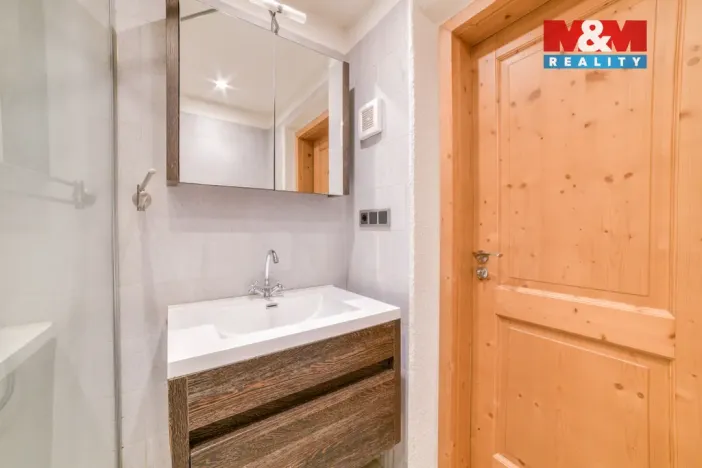 Prodej bytu 3+1, Cheb, Hradební, 56 m2
