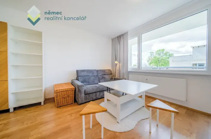 Pronájem bytu 1+kk, Praha - Kamýk, Otradovická, 34 m2