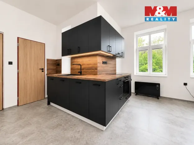 Pronájem bytu 1+kk, Trutnov - Dolní Předměstí, Maxima Gorkého, 28 m2