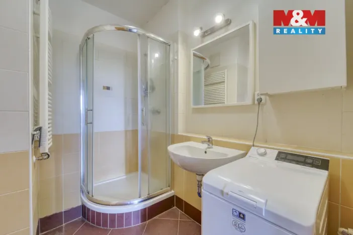 Prodej bytu 1+kk, Praha, Na Výrovně, 38 m2