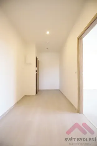 Pronájem bytu 1+kk, Praha - Hloubětín, Pokorného, 49 m2