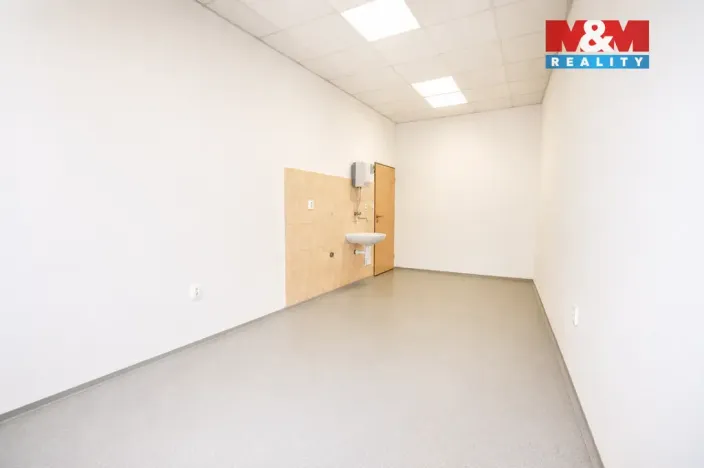 Pronájem obchodního prostoru, Jičín - Valdické Předměstí, Tylova, 18 m2